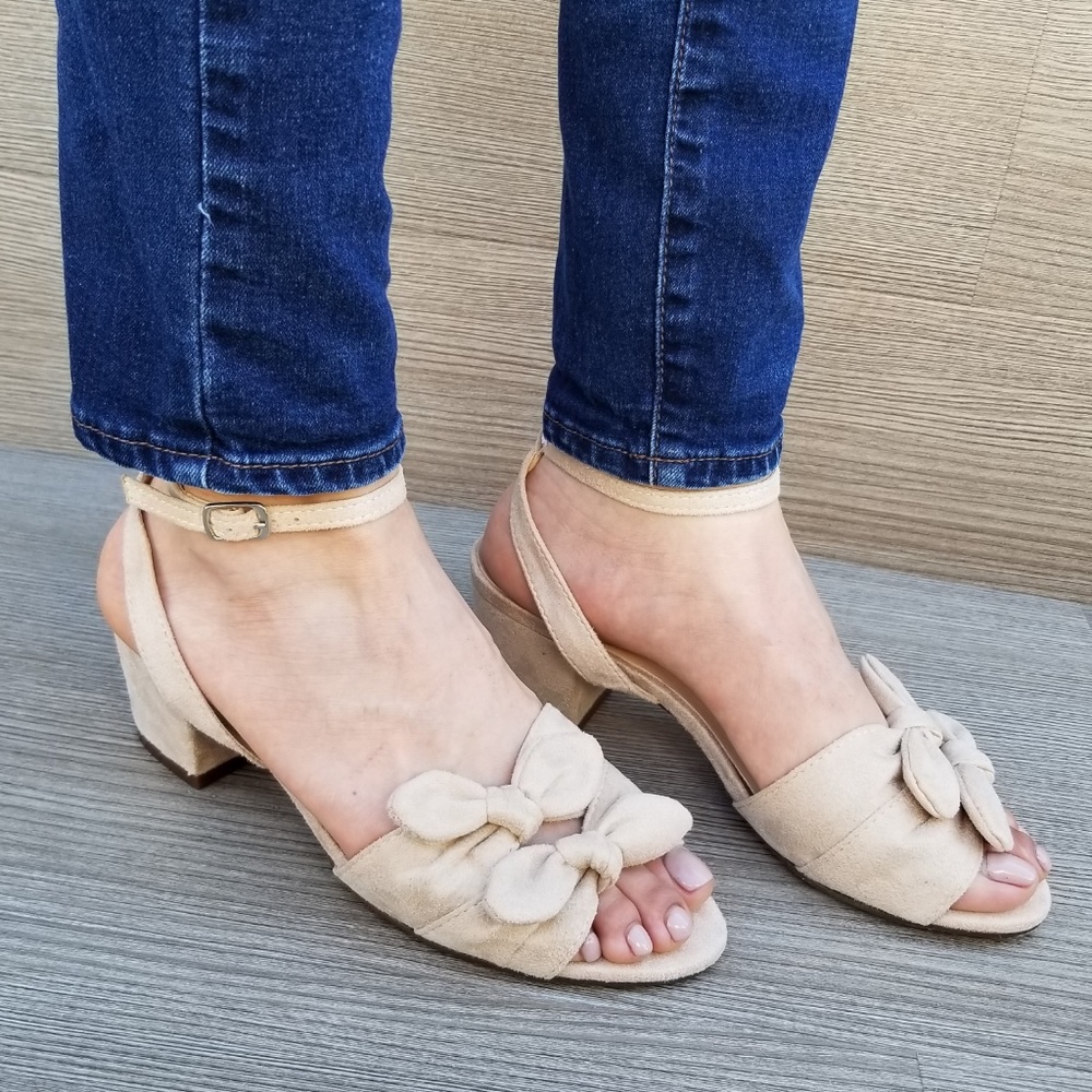 Nude Bow Design Low Block Heel Spring Shoes - Picture 2 of 8